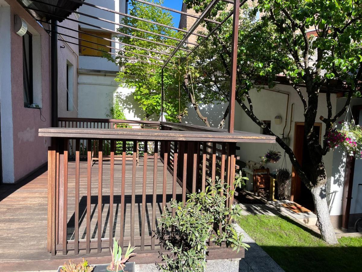Apartments Music, Garden And Free Parking Сараєво Екстер'єр фото