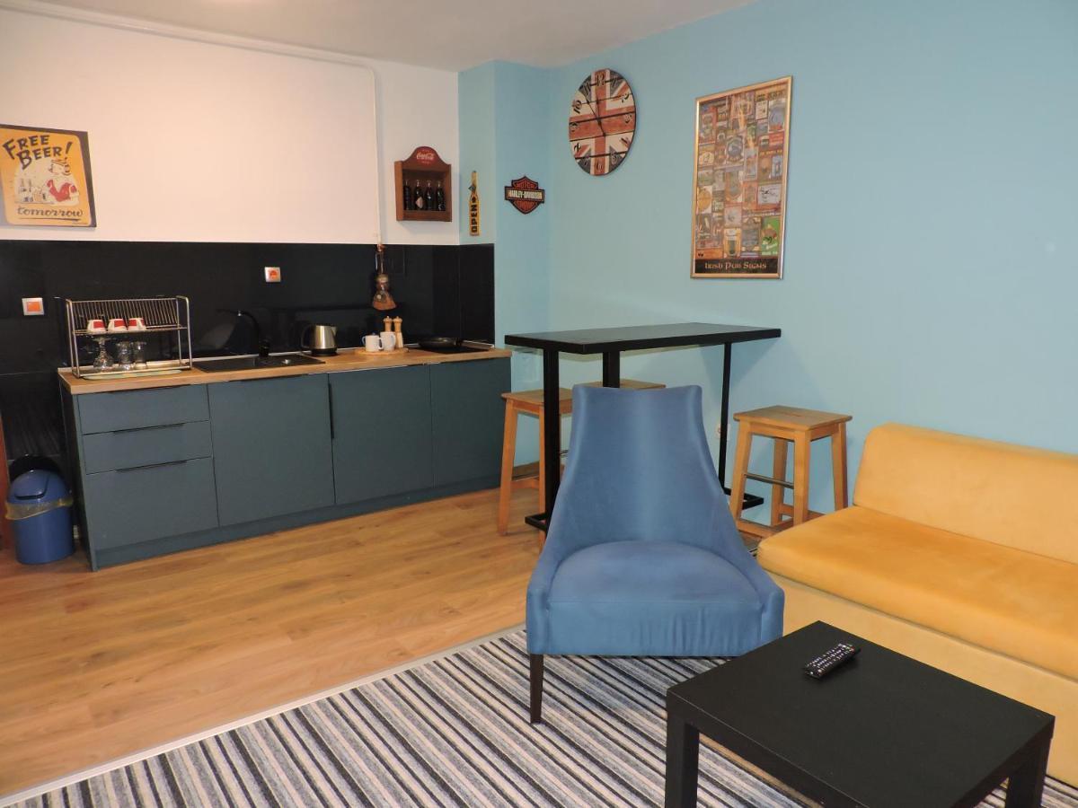Apartments Music, Garden And Free Parking Сараєво Екстер'єр фото