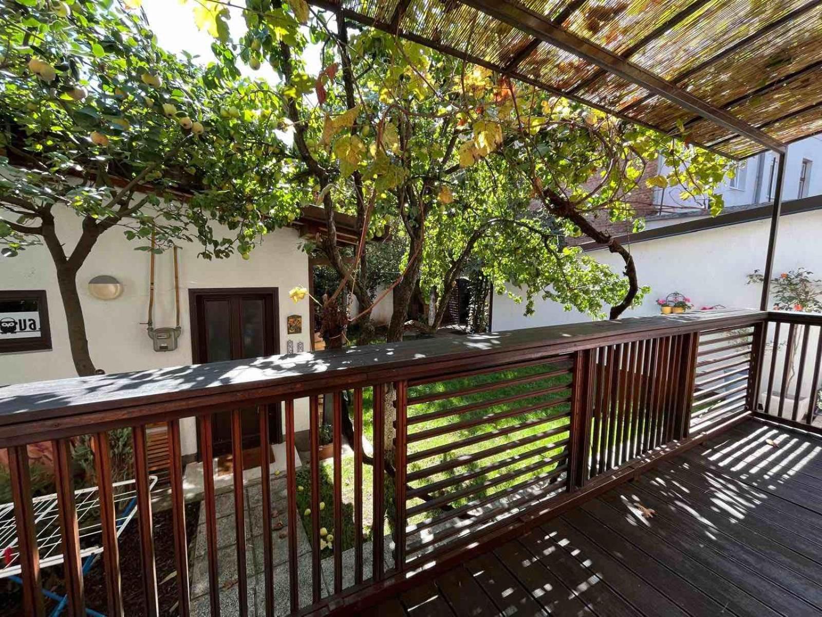 Apartments Music, Garden And Free Parking Сараєво Екстер'єр фото
