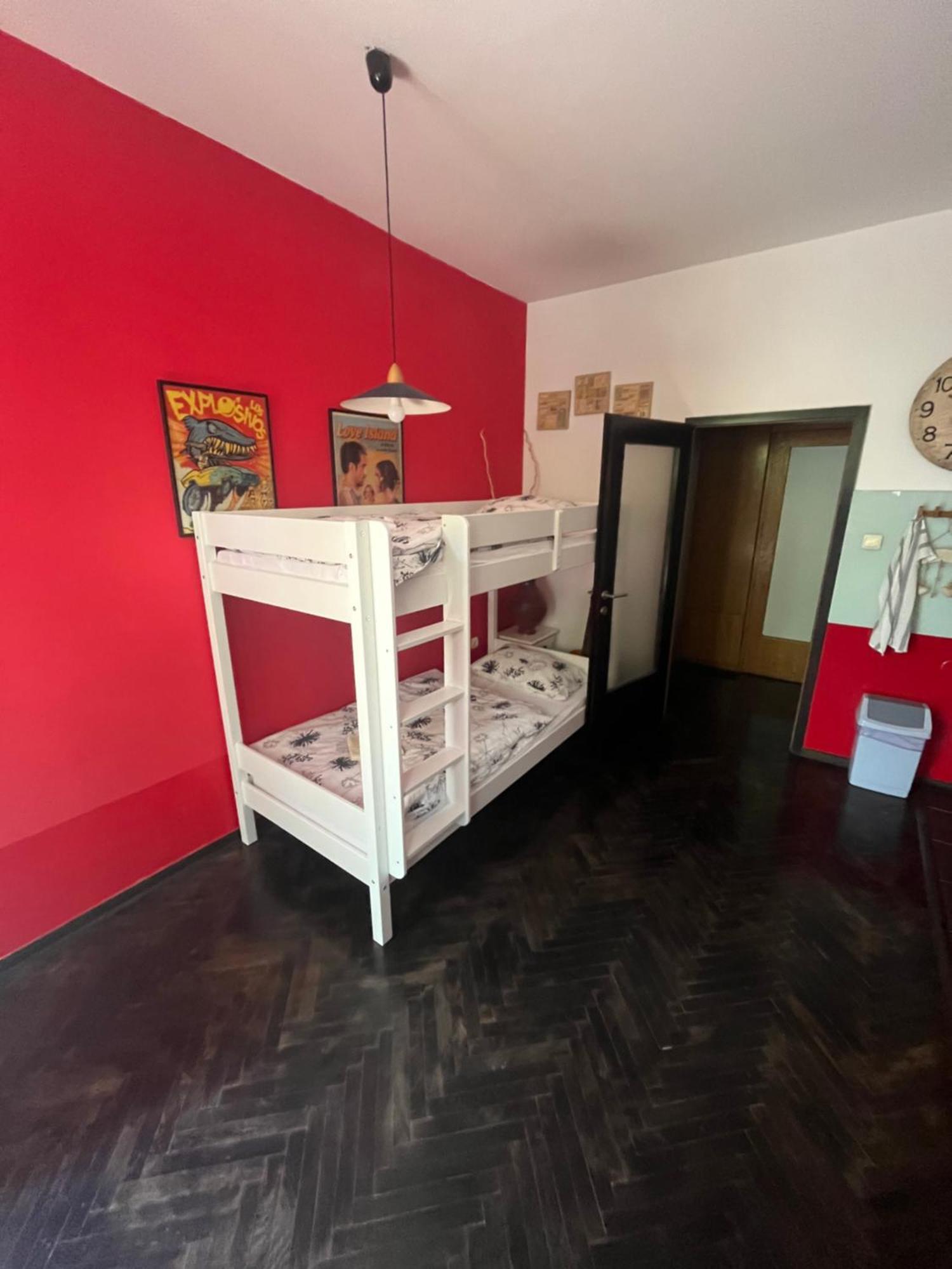 Apartments Music, Garden And Free Parking Сараєво Екстер'єр фото