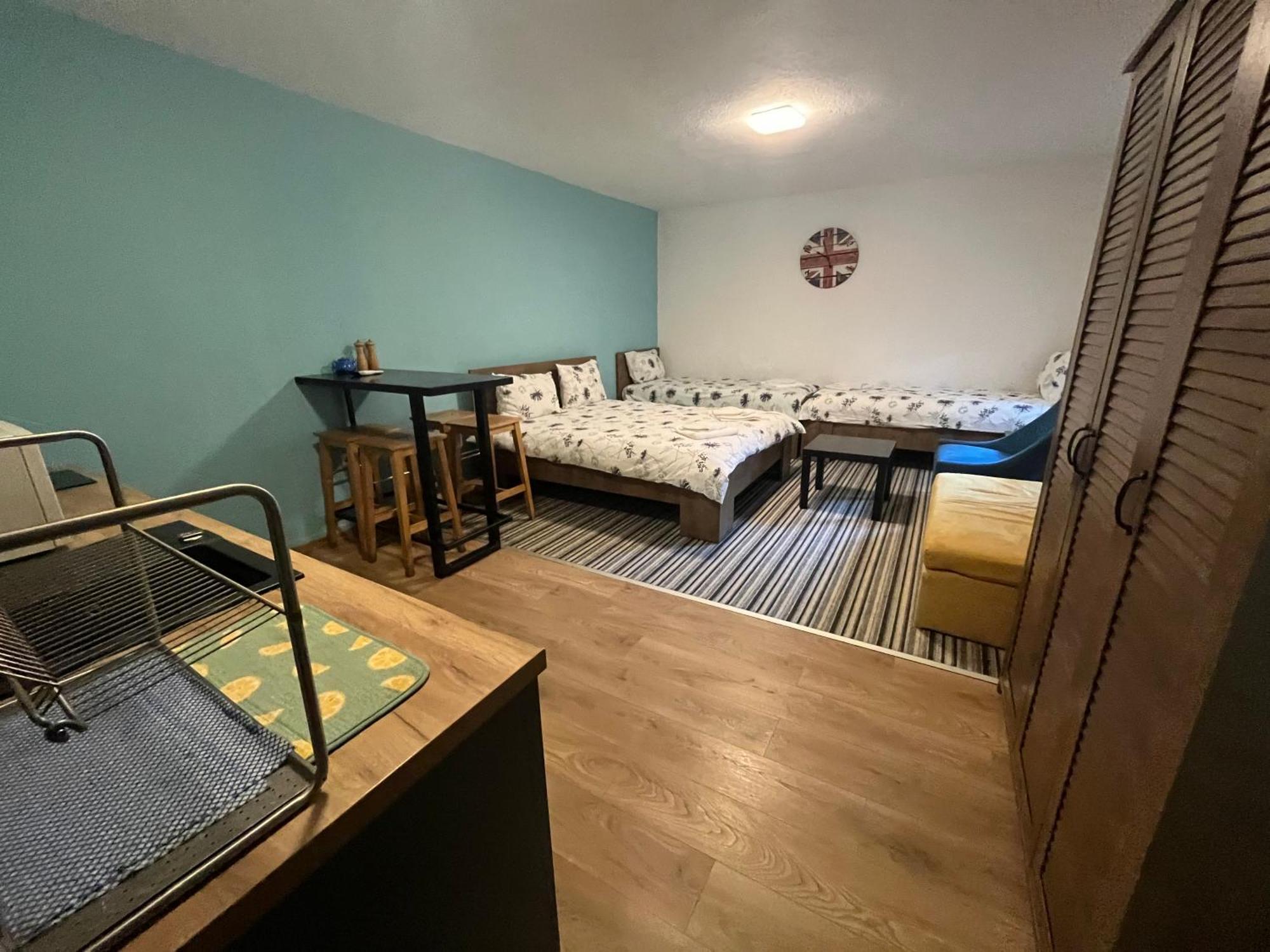 Apartments Music, Garden And Free Parking Сараєво Екстер'єр фото